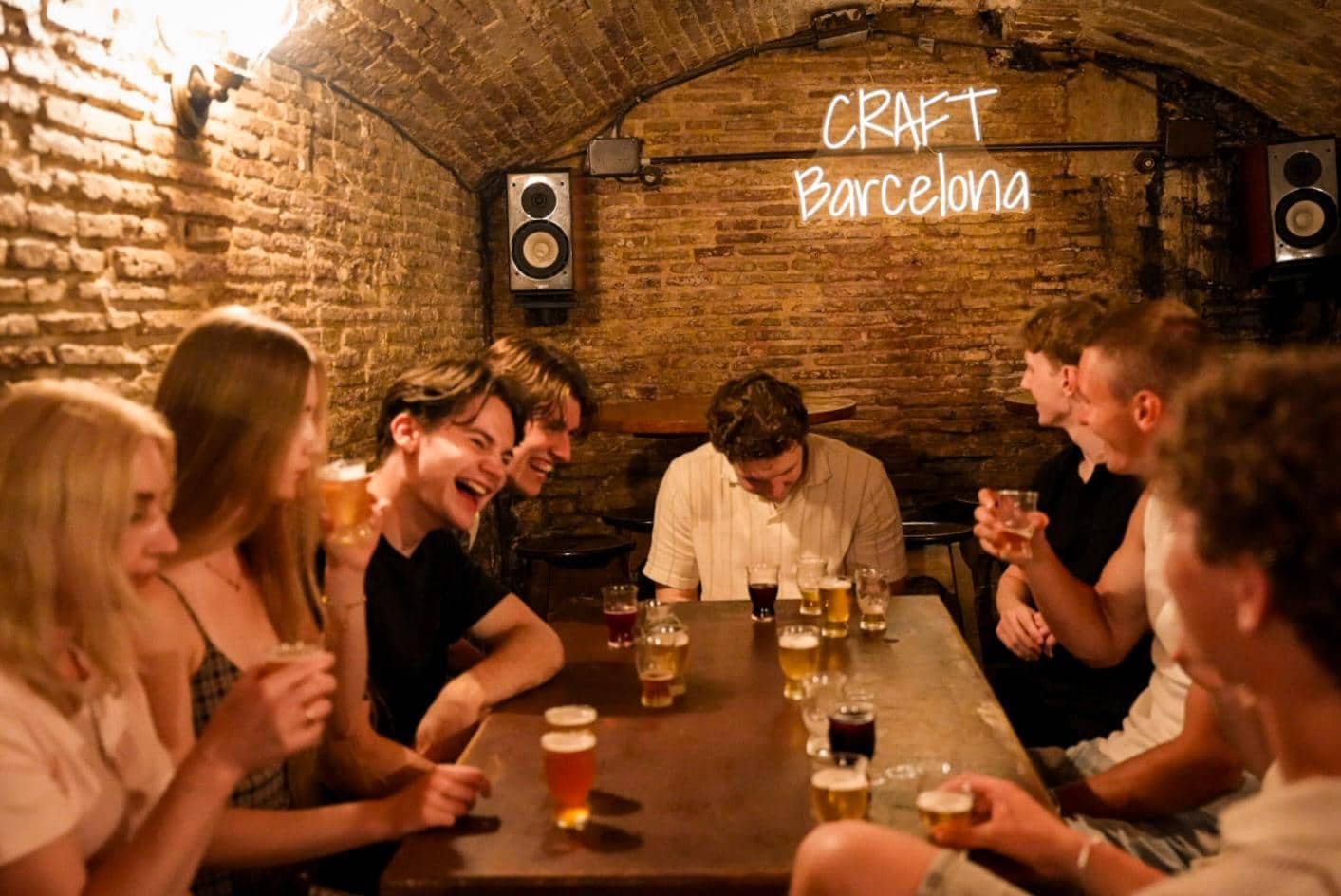 Barcelona: cata de cerveza con bebidas y música en directo - foto principal de la experiencia