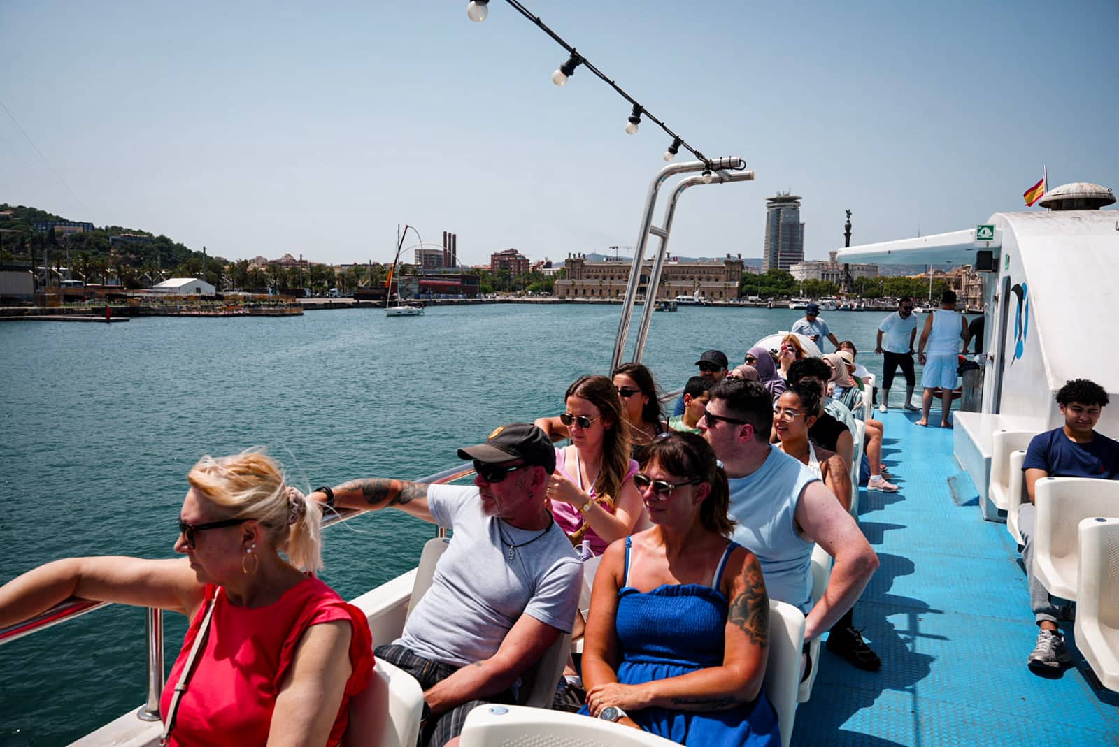 Barcelona Boat Cruise & Guide Walking Tour With Twist - main experience photo