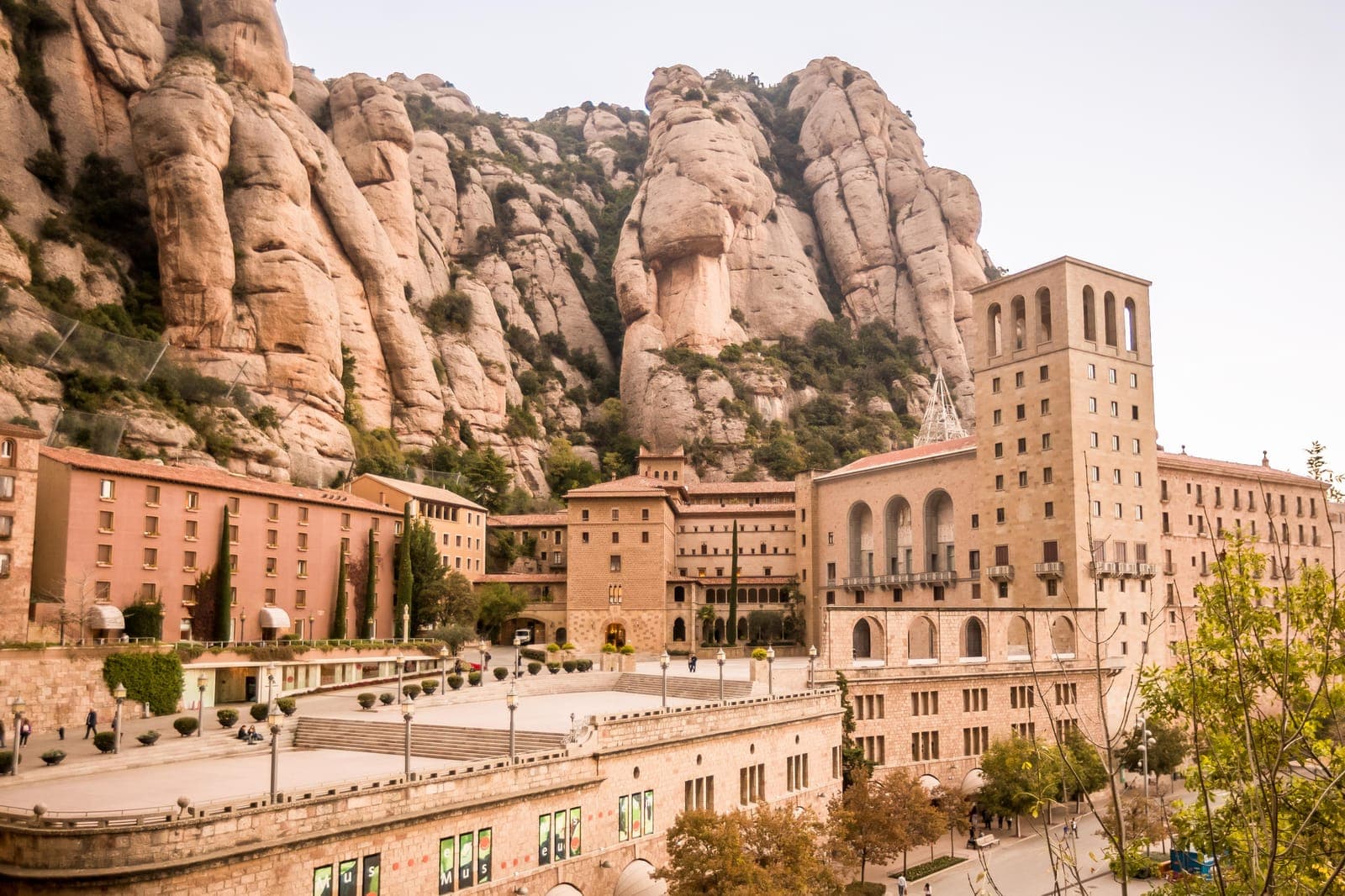 Montserrat Highlights with Cogwheel Train - experience photo 4