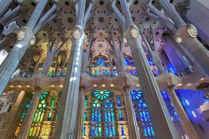 Sagrada Familia Guided Tour - experience photo 3