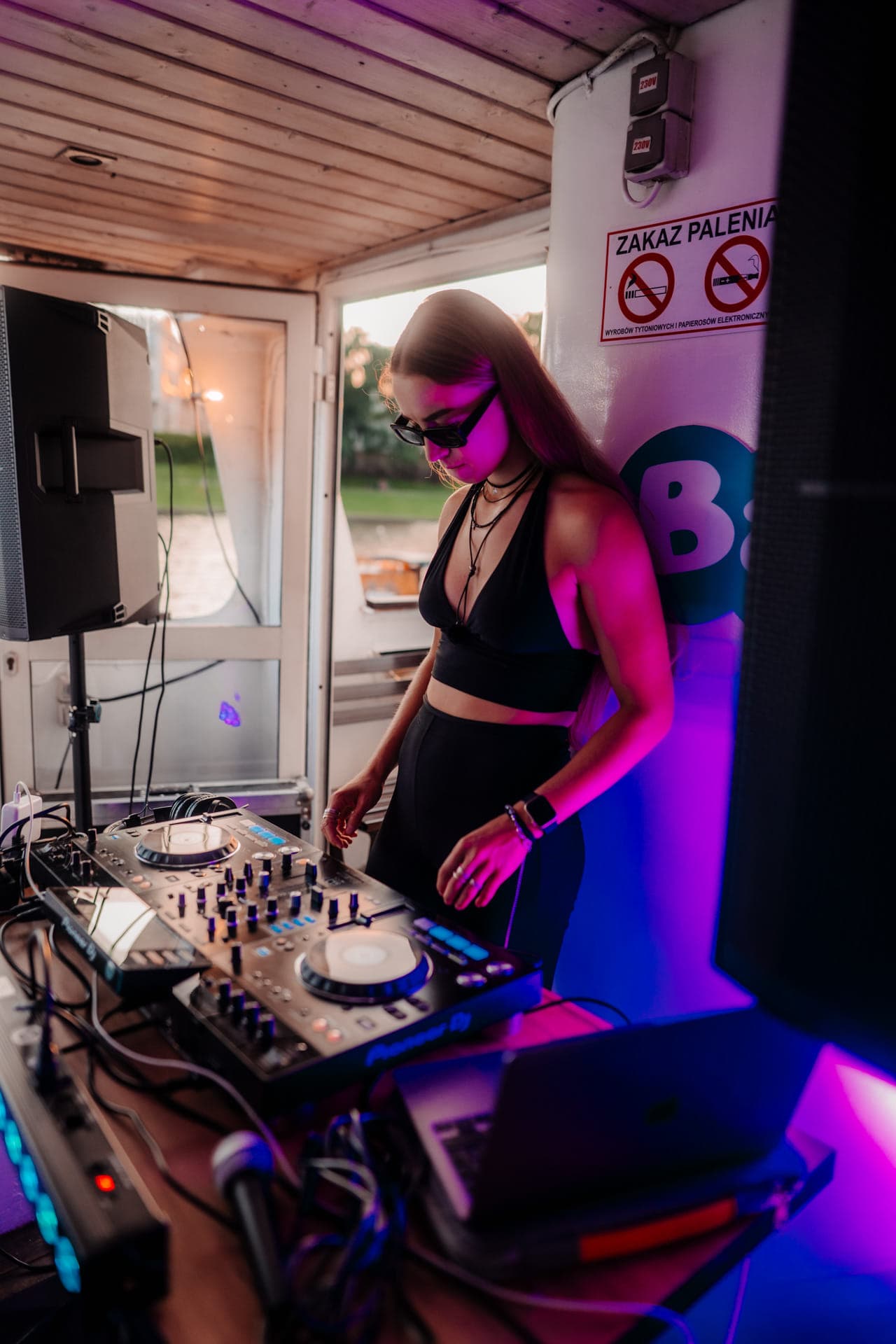 Barcelona Boat Party with Nightlife Package photo 6