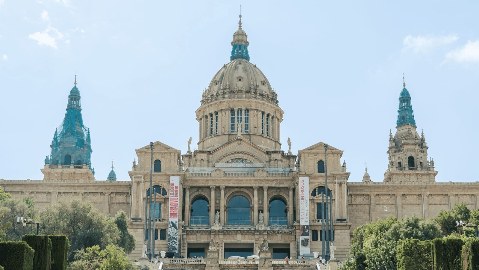 Barcelona Hidden Stories Walking Tour with Coffee & Sangria moment