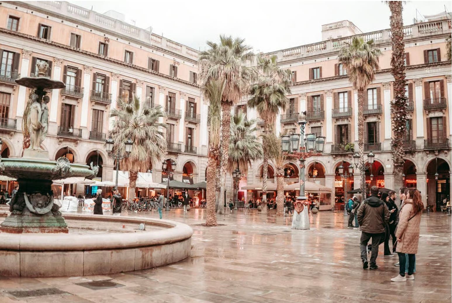 Barcelona Hidden Stories Walking Tour with Coffee & Sangria photo preview 3