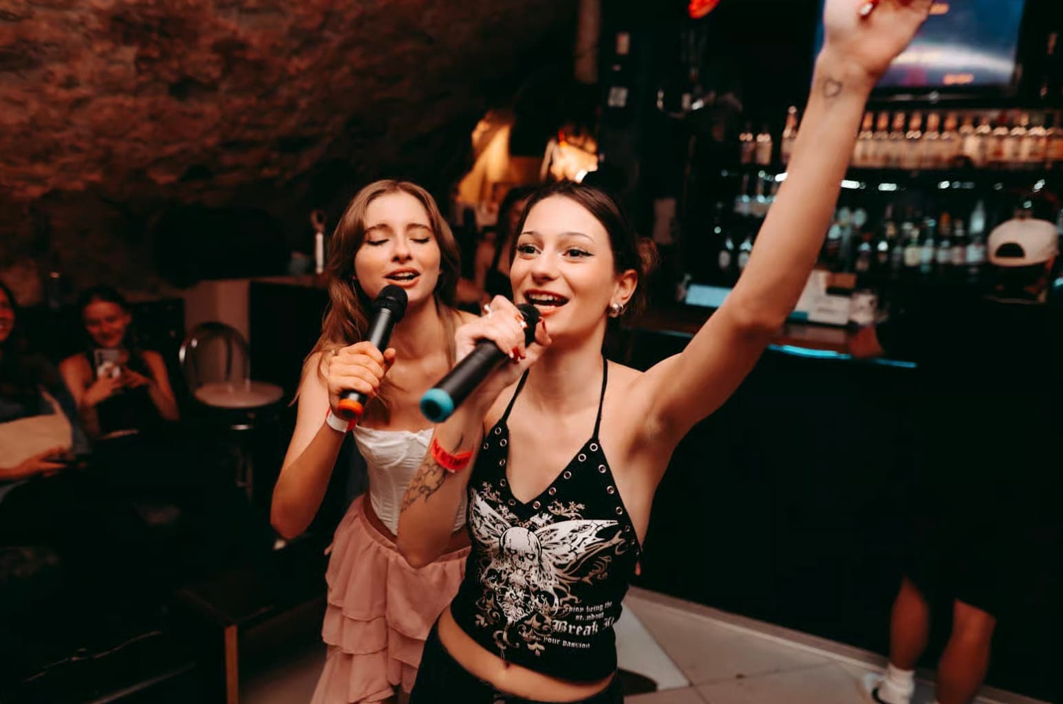 Barcelona Pub Crawl with Open Bar and VIP Club Entry moment 2