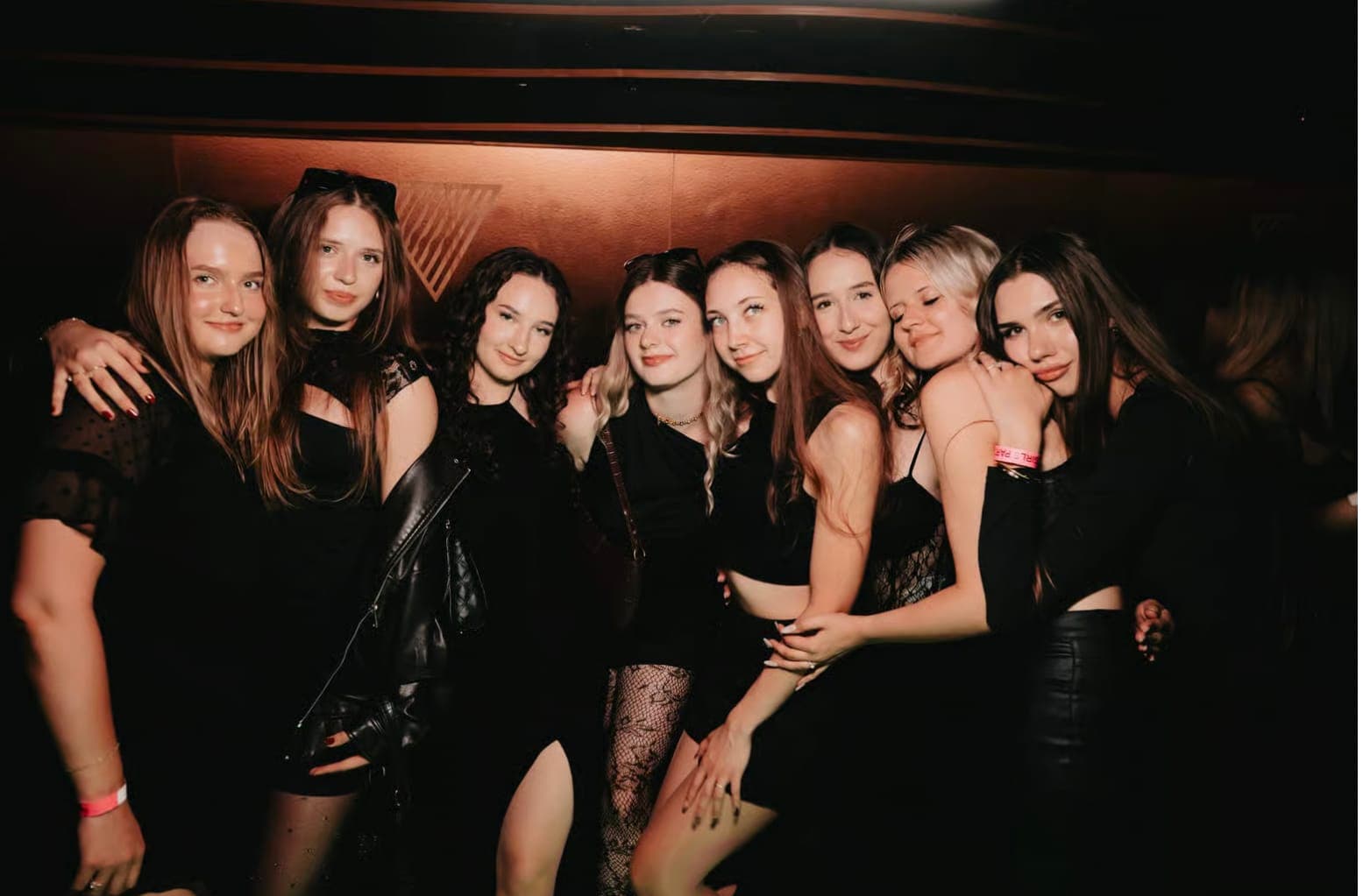 Barcelona Pub Crawl with Open Bar and VIP Club Entry photo 9
