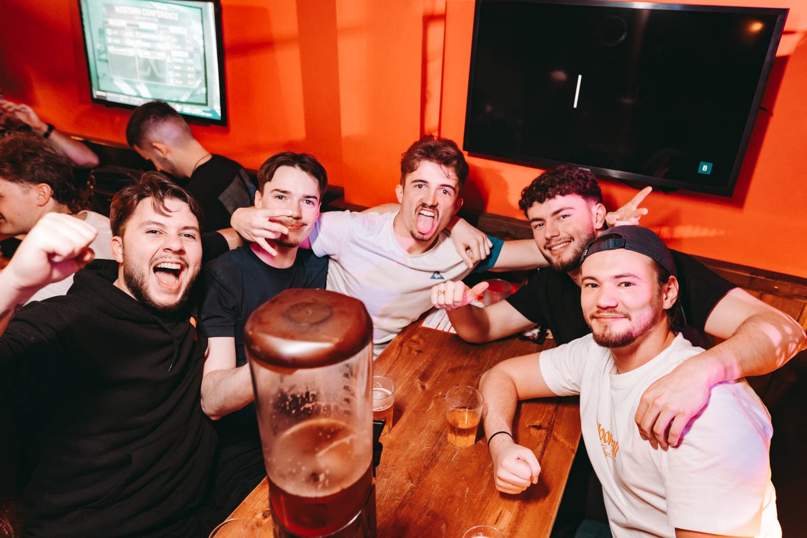 Barcelona Pub Crawl with VIP Club Entry photo 4